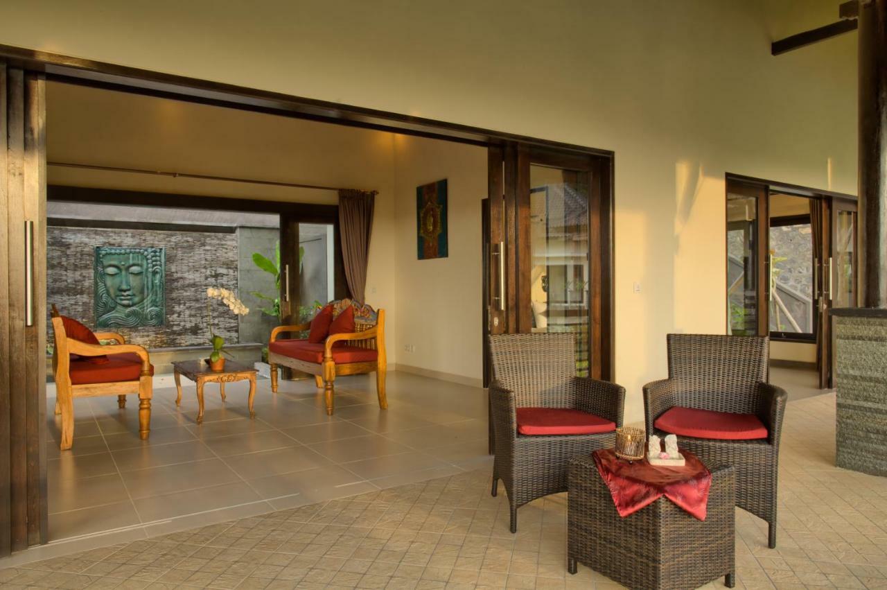 Villa Cahaya Perfectly Formed By The Natural Surrounding And Balinese Hospitality Lovina Exterior foto