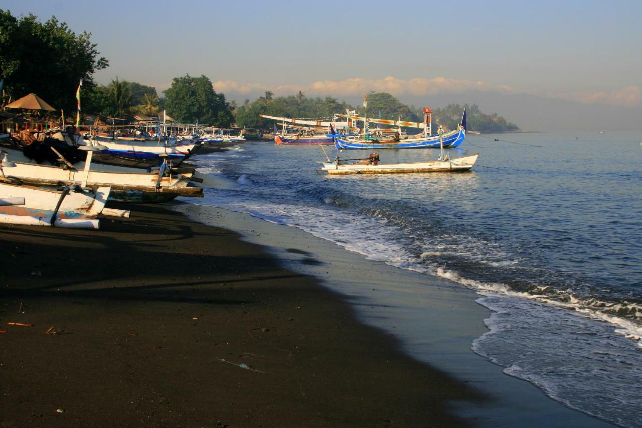 Villa Cahaya Perfectly Formed By The Natural Surrounding And Balinese Hospitality Lovina Exterior foto